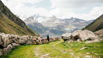 2023_TVB-Ischgl-Paznaun_Sommer_Cross-Trail_Gruebele-See_WEST_3348.jpg | © Tourismusverband Paznaun – Ischgl