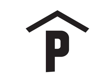 Ein einfaches Logo mit einem stilisierten Dach und dem Buchstaben P darunter. Es symbolisiert einen Parkplatz oder eine Unterkunft.